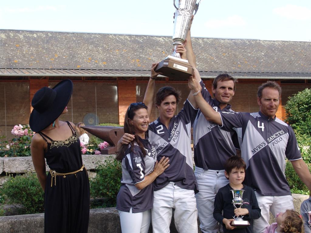 RB Presse POLOMagazine July1 2012 PC Chantilly